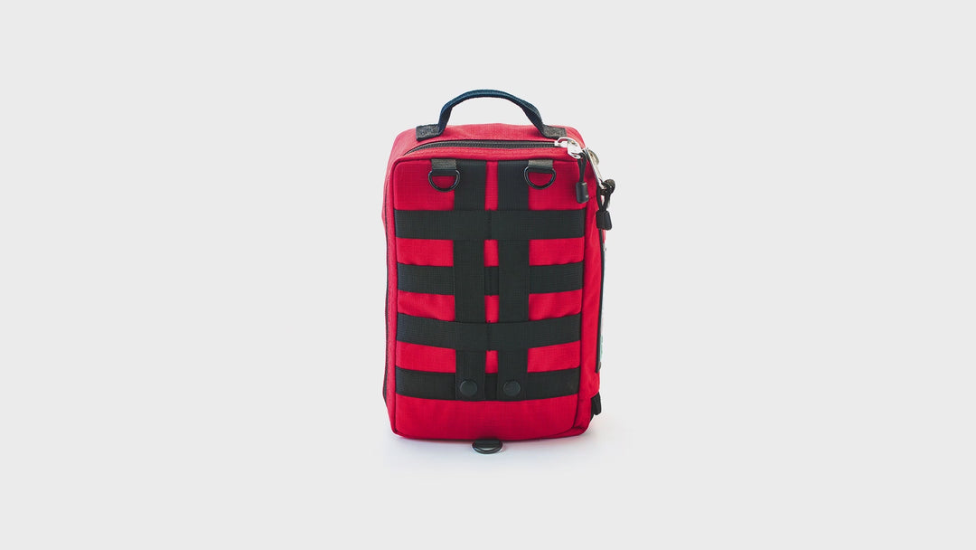 Family First Aid kit in red video showing every portion of the product in a very simple manner 